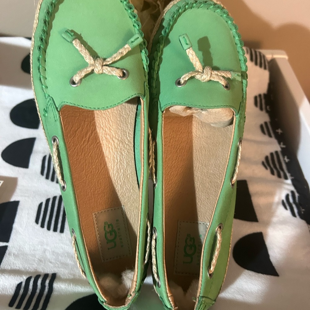 Women’s Ugg Chivon loafers size 8